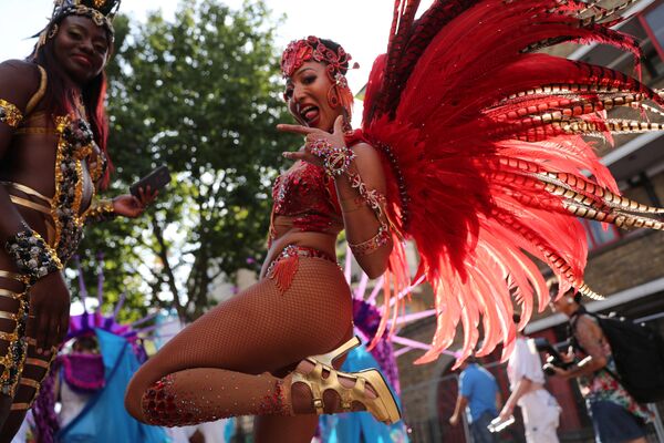 Carnavalul Notting Hill își trage denumirea de la raionul londonez în care se desfășoară anual - Sputnik Moldova