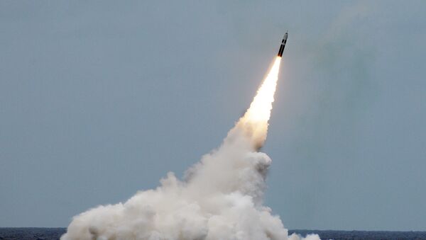 ATLANTIC OCEAN (August 31, 2016) An unarmed Trident II D5 missile launches from the Ohio-class fleet ballistic-missile submarine USS Maryland (SSBN 738) off the coast of Florida. The test launch was part of the U.S. Navy Strategic Systems Programs demonstration and shakedown operation certification process - Sputnik Moldova-România