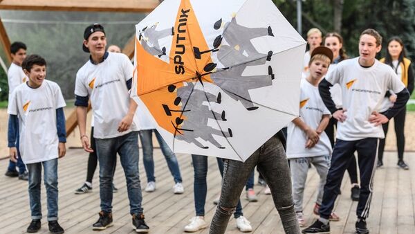 Sputnik подарил детям из шоу Ты супер! Танцы мастер-класс от Тодес - Sputnik Молдова