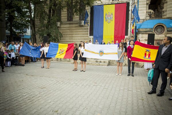 Все флаги в гости к нам, 1 сентября! - Sputnik Молдова