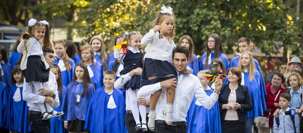 Первый звонок - Sputnik Moldova-România