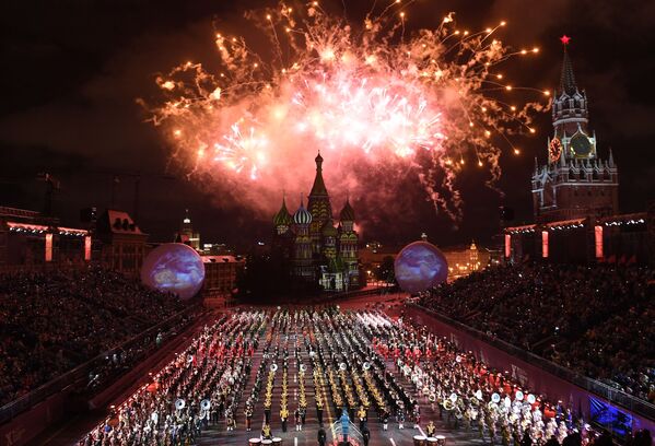 Торжественная церемония открытия X Международного военно-музыкального фестиваля Спасская башня в Москве - Sputnik Молдова
