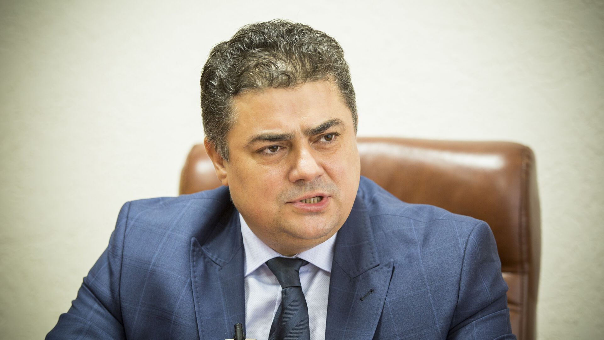 Вице-премьер, министр экономики и инфраструктуры Октавиан Калмык - Sputnik Молдова, 1920, 24.12.2021