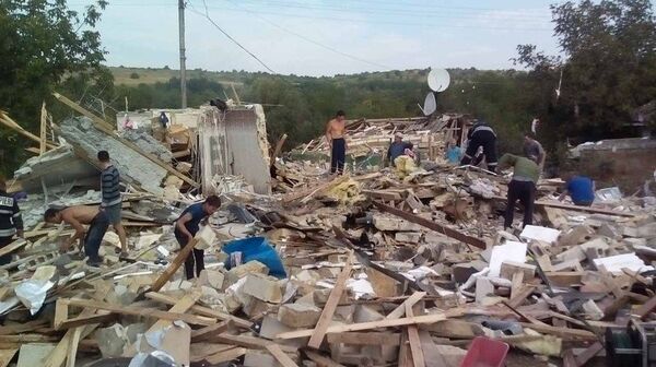 В Фэлештах от взрыва рухнул дом В Фэлештах от взрыва рухнул дом - Sputnik Молдова