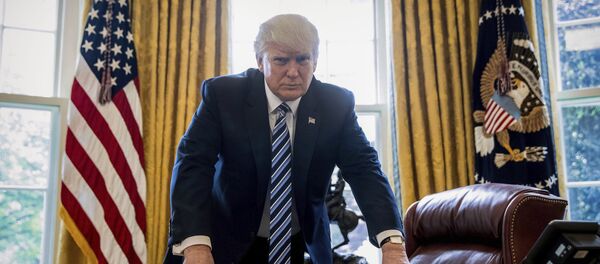 Президент США Дональд Трамп в Овальном кабинете, фото из архива - Sputnik Молдова