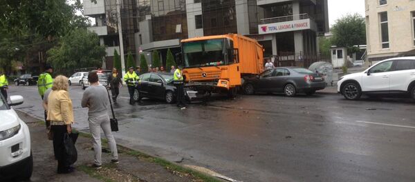 Accident rutier în Chișinău, str. Pușkin - Sputnik Молдова