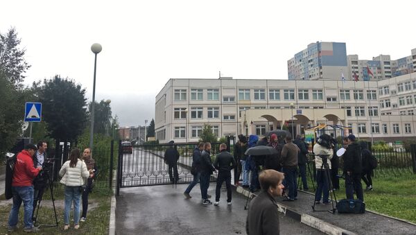 Подросток устроил стрельбу в подмосковной школе - Sputnik Молдова