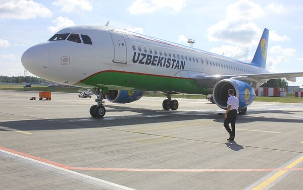 Самолет узбекских авиалиний, архивное фото - Sputnik Молдова