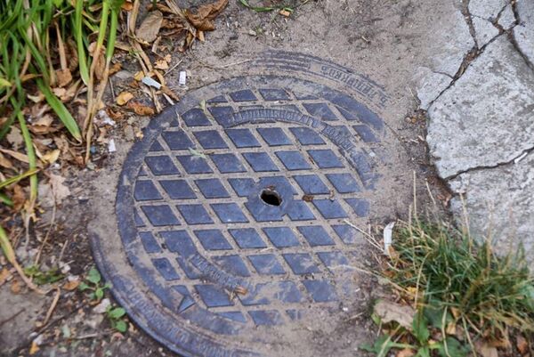 Кишиневцы не замечают, что ходят по музейным экспонатам Кишиневцы не замечают, что ходят по музейным экспонатам - Sputnik Молдова