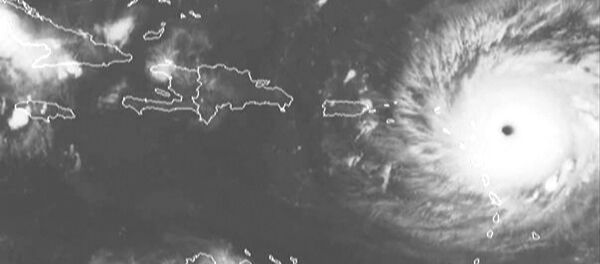Самолет пролетел сквозь око урагана Ирма Самолет пролетел сквозь око урагана Ирма - Sputnik Молдова
