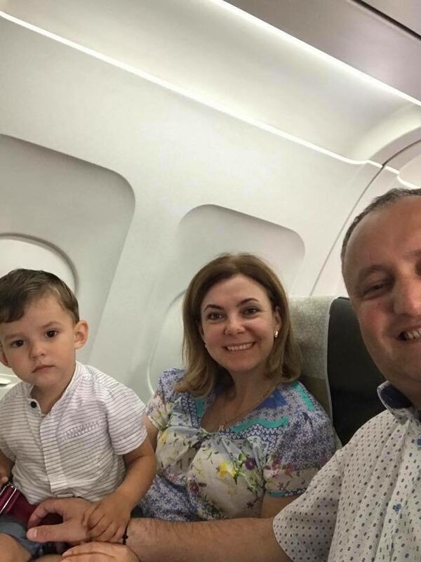 Игорь Додон с семьей - Sputnik Молдова