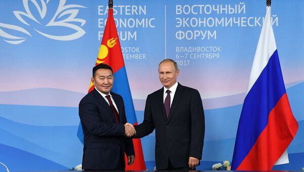 Președintele Federației Ruse, Vladimir Putin, și președintele Mongoliei, Khaltmaagiin Battulga - Sputnik Moldova