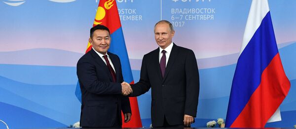 Președintele Federației Ruse, Vladimir Putin, și președintele Mongoliei, Khaltmaagiin Battulga - Sputnik Moldova