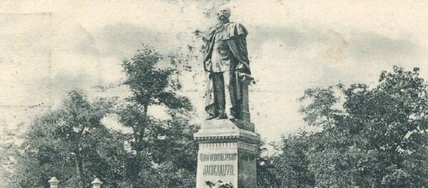 Памятник Александру Второму в Кишиневе - Sputnik Молдова