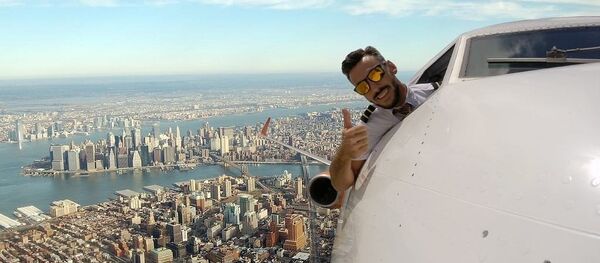 Шуточное фото пилота - Sputnik Молдова