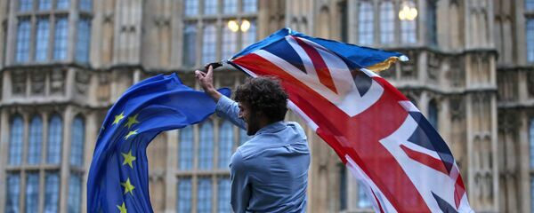 Флаги Британии и Евросоюза - Sputnik Молдова