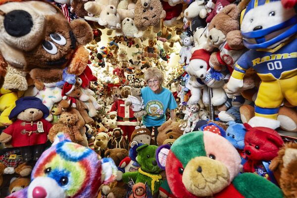 Попавшая в Книгу рекордов Гиннесса-2018 Jackie Miley как обладательница самой большой коллекции мишек Тедди - Sputnik Молдова