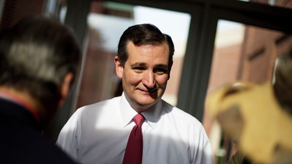 Republican presidential candidate Sen. Ted Cruz, R-Texas, greets supporters at the Georgia Republican Convention, Friday, May 15, 2015 - Sputnik Moldova