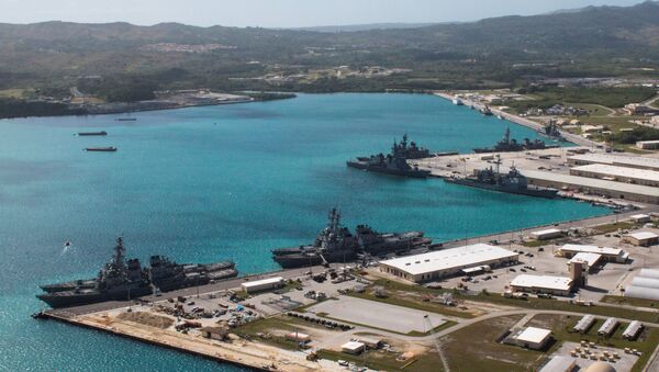 Navy vessels are moored in port at the U.S. Naval Base Guam at Apra Harbor, Guam March 5, 2016 - Sputnik Moldova-România