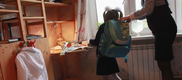 Elevă cu ghiozdan - Sputnik Moldova-România