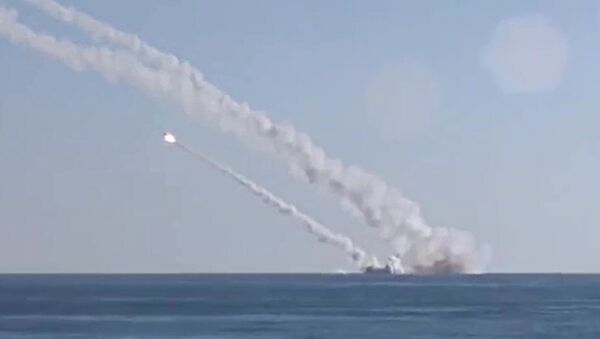 Rostov-on-Don submarine launches 3M-54 Kalibr (Klub) anti-ship missiles - Sputnik Moldova-România