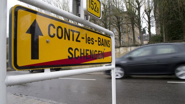 In this photo taken on Thursday, Feb. 4, 2016, a car drives out of Schengen, Luxembourg and into Contz-les-Bains, France - Sputnik Moldova
