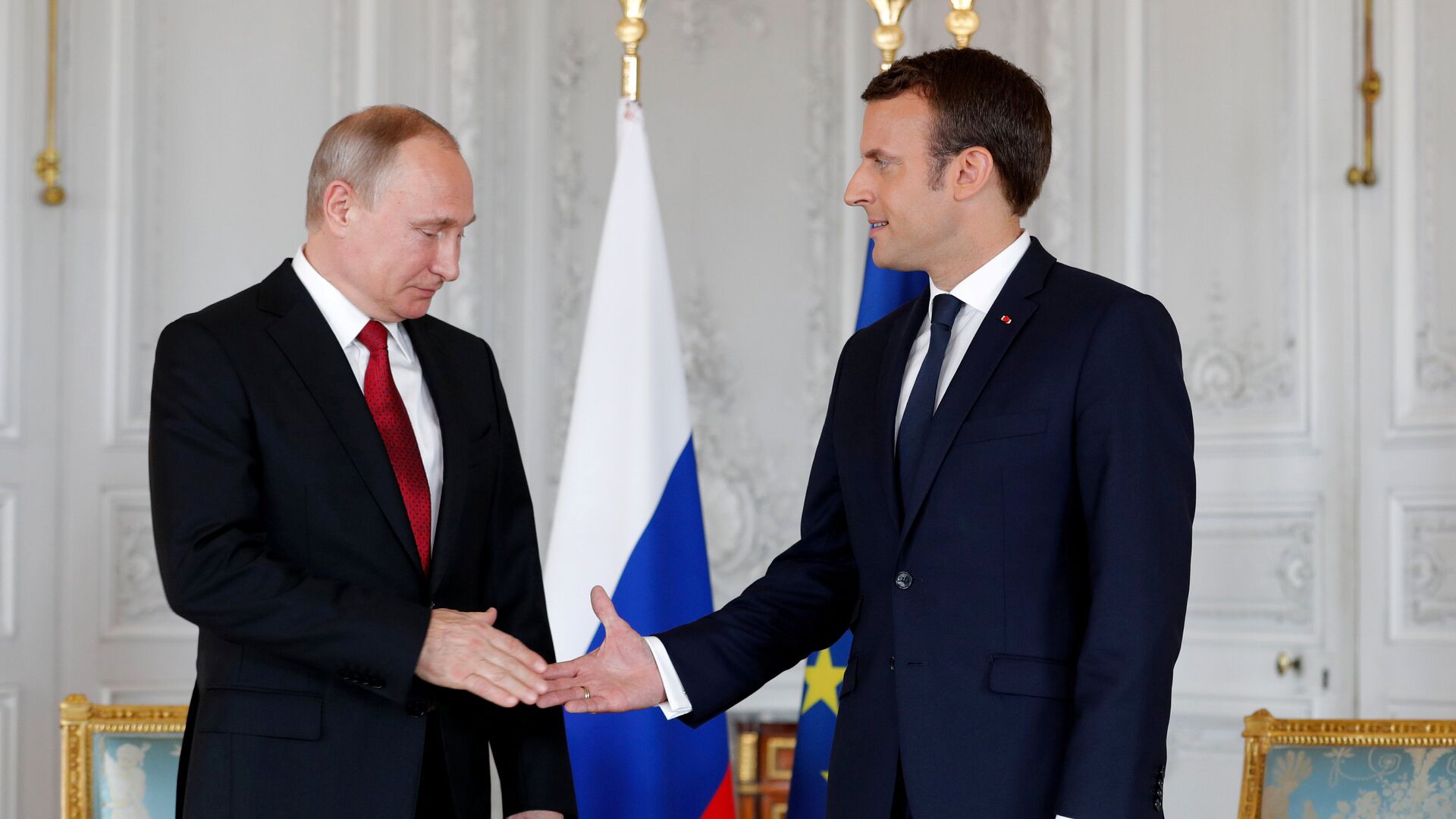 Vladimir Poutine et Emmanuel Macron à Versailles - Sputnik Moldova-România, 1920, 04.02.2022