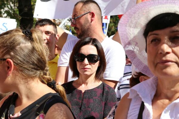 Лидер партии Действие и солидарность (PAS) Майя Санду на протесте 17 сентября - Sputnik Молдова