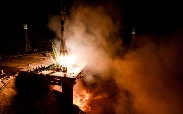 Пуск ракеты-носителя Союз-ФГ с пилотируемым кораблем Союз МС-06 - Sputnik Молдова