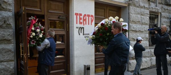 Прощание с актером и режиссером Львом Дуровым Прощание с актером и режиссером Львом Дуровым - Sputnik Молдова