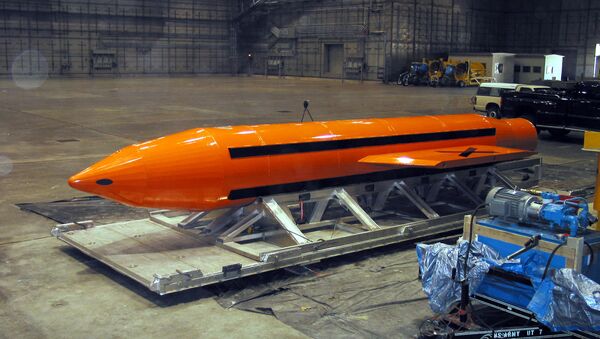 A Massive Ordnance Air Blast- or more commonly known as the Mother of All Bombs -(MOAB) weapon - Sputnik Moldova-România