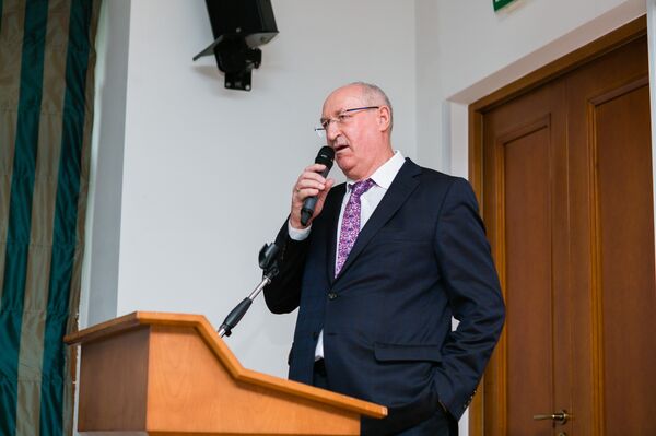 Игорь Тимофеевич Тикуш, Молдавское радио Игорь Тимофеевич Тикуш, Молдавское радио - Sputnik Молдова