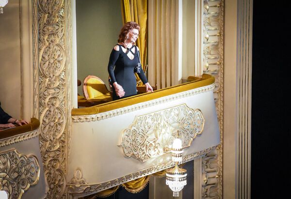 Софи Лорен в Тбилисском театре оперы и балета Софи Лорен в Тбилисском театре оперы и балета - Sputnik Молдова