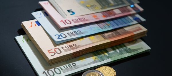 Архивное фото купюр и монет евро разного номинала - Sputnik Молдова