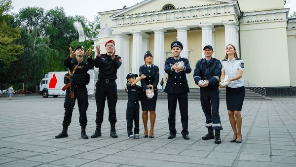 Сотрудники МВД отметили Международный день мира - Sputnik Молдова