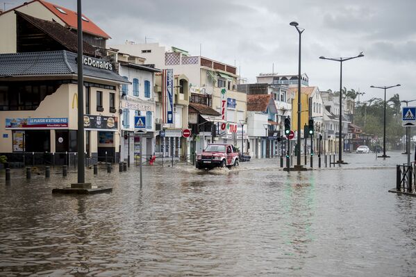 Inundații pe insula Martinica, după ce a trecut uraganul „Maria” - Sputnik Moldova