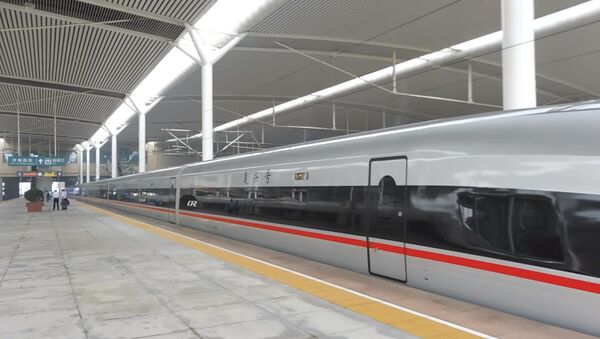 Как выглядят скоростные поезда, запущенные между Пекином и Шанхаем - Sputnik Молдова