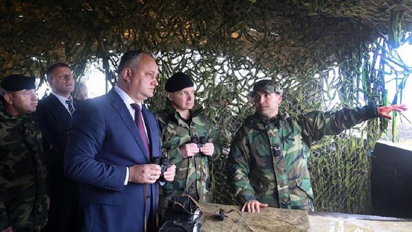 Президент Молдовы Игорь Додон посетил учения полигон в Бульбоака - Sputnik Молдова
