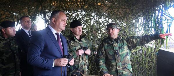 Президент Молдовы Игорь Додон посетил учения полигон в Бульбоака - Sputnik Молдова