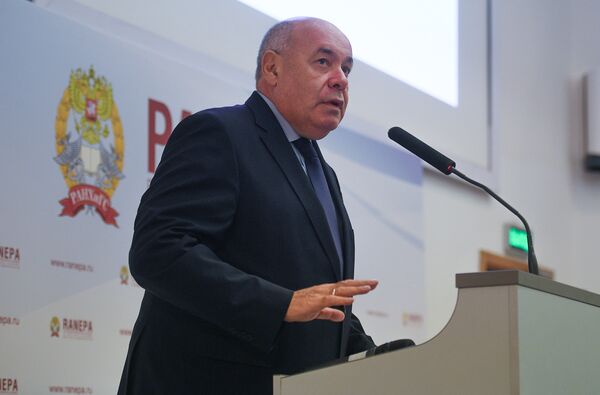 Перед участниками выступил Михаил Швыдкой Перед участниками выступил Михаил Швыдкой - Sputnik Молдова