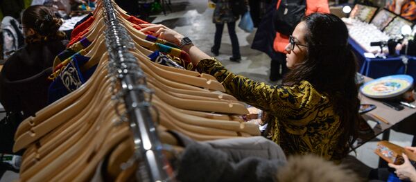 Вешалка с одеждой - Sputnik Moldova