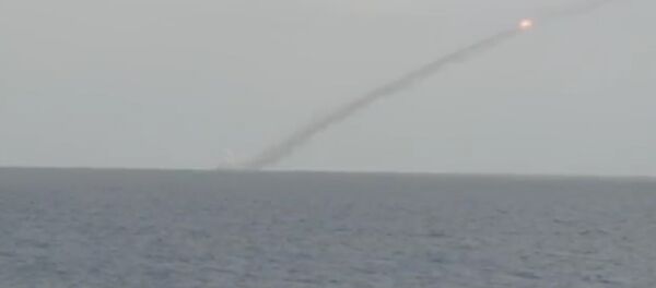 Пуски крылатых ракет Калибр по террористам в Сирии - Sputnik Молдова