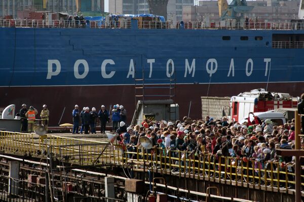 Церемония спуска на воду атомного ледокола ЛК-60Я Сибирь на Балтийском заводе в Санкт-Петербурге - Sputnik Молдова