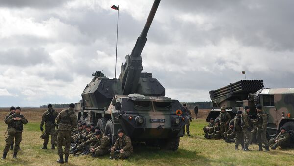 Артиллерийское орудие на церемонии приветствия многонационального батальона НАТО под руководством США в польском Ожише - Sputnik Moldova