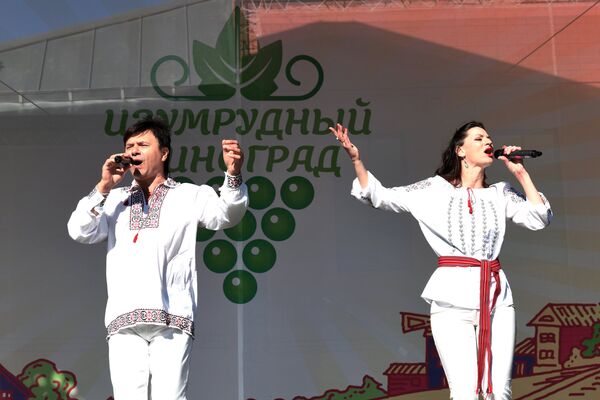 Program concertistic în cadrul Festivalului moldovenesc „Strugurele de smarald” - Sputnik Moldova