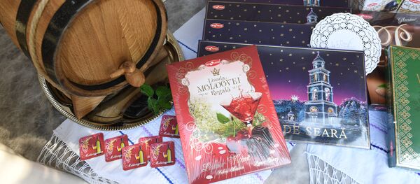 Festivalul moldovenesc „Strugurele de smarald”: expoziția produselor fabricate în Moldova - Sputnik Moldova