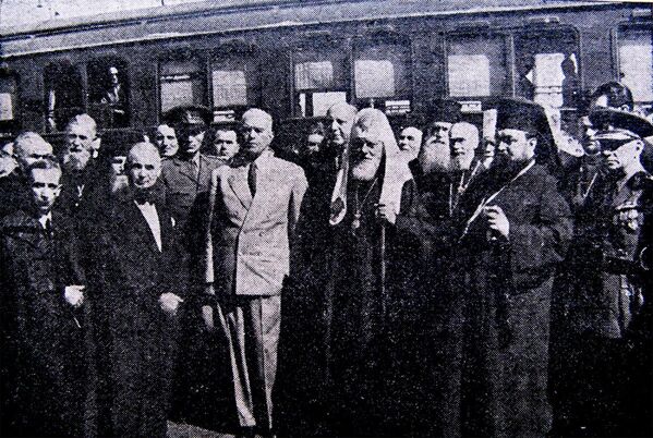 Primirea Patriarhului Alexei al Moscovei de către Petru Groza şi episcopul Vasile Lăzărescu al Timişoarei (1947) - Sputnik Moldova-România