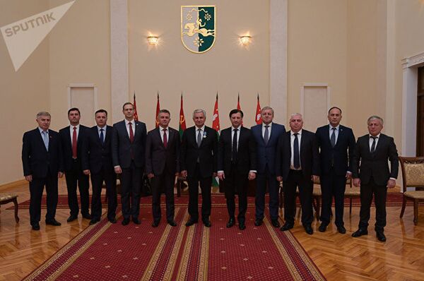 Визит лидера ПМР Вадима Красносельского в Абхазию - Sputnik Молдова