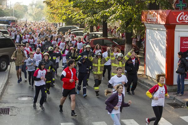 Кишиневский международный марафон 2017 Chișinău Marathon - Sputnik Молдова