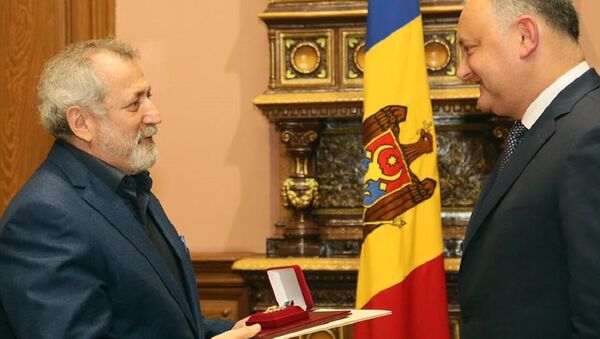 Игорь Додон вручает Борису Эйфману Почетный Орден Республики Молдова - Sputnik Молдова